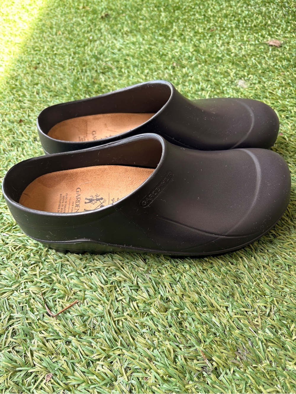 GARDENHEIR Garden Clogs Men’s Black Slip-On